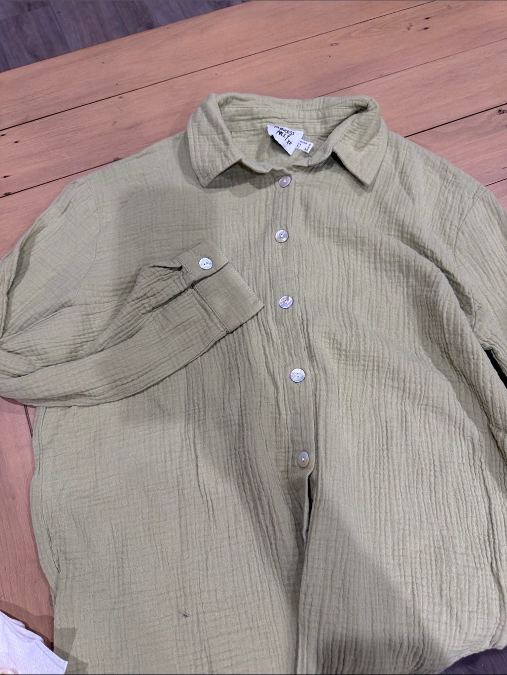 Woman’s Relaxed Button-Up Shirt in Light Olive
